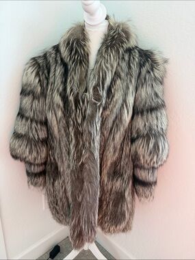 Authentic custom made Luxury Silver Fox Fur Coat in Multi-Tone Gray